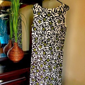 Beautiful, colorfully elegant dress.